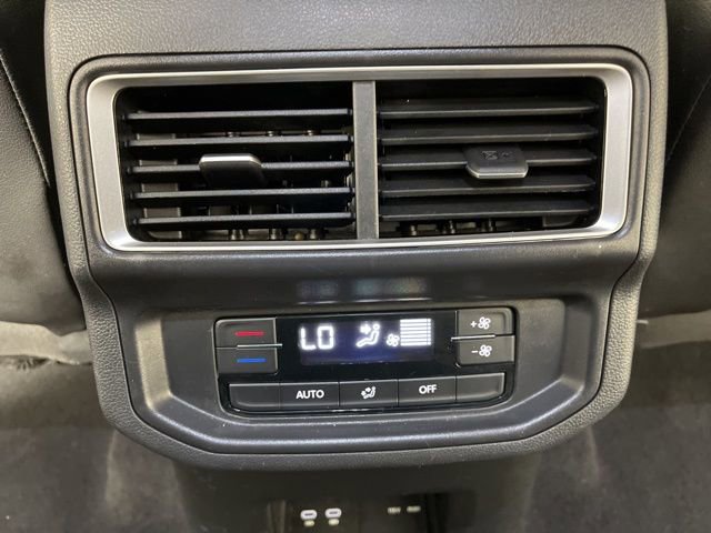 Used 2024 Volkswagen Atlas SE w/ Black Wheel Package image 46