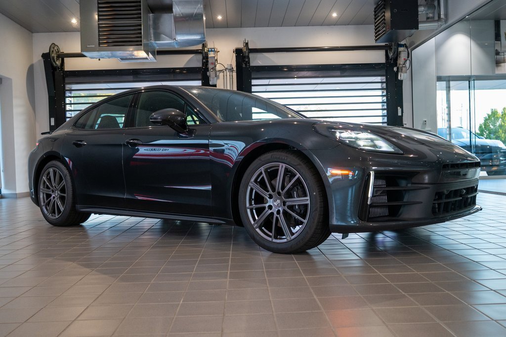 New 2025 Porsche Panamera 4 image 7