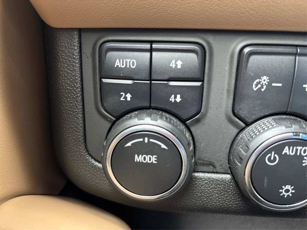 Used 2023 Chevrolet Tahoe Premier w/ Premium Package 2 image 37