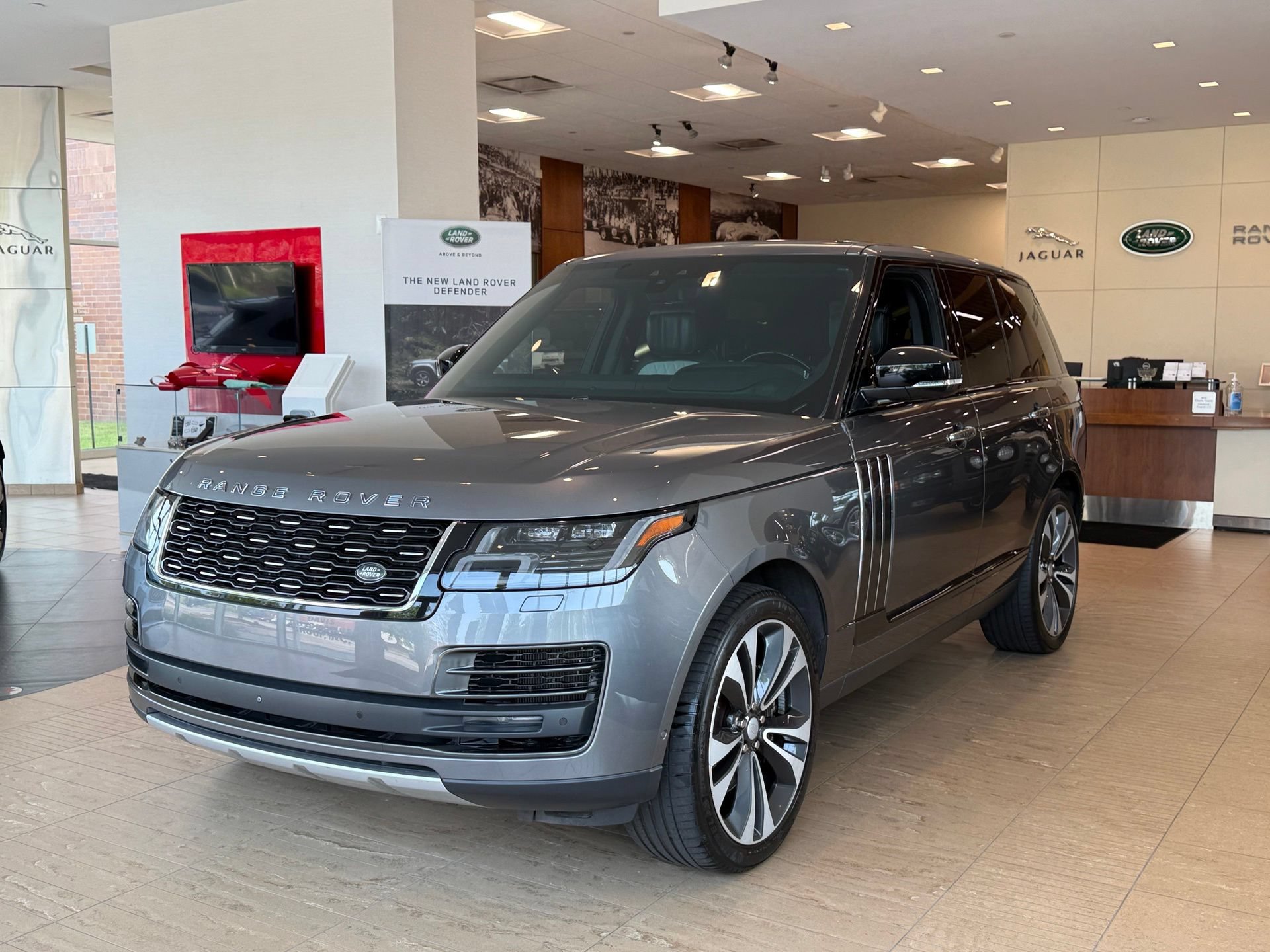 Used 2018 Land Rover Range Rover SV Autobiography Dynamic AWD/4WD image 3