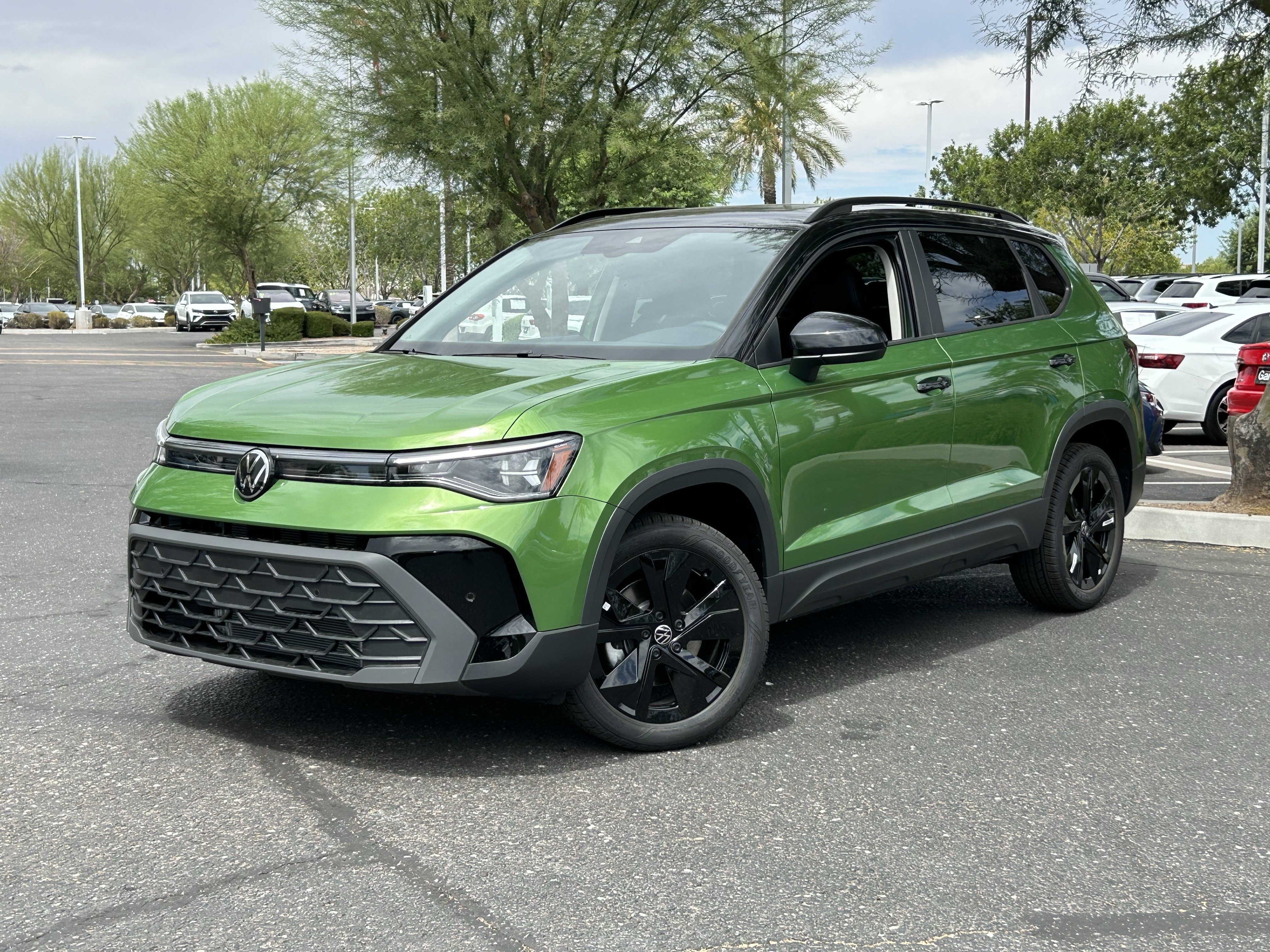 New 2026 Volkswagen Taos SE FWD image 22