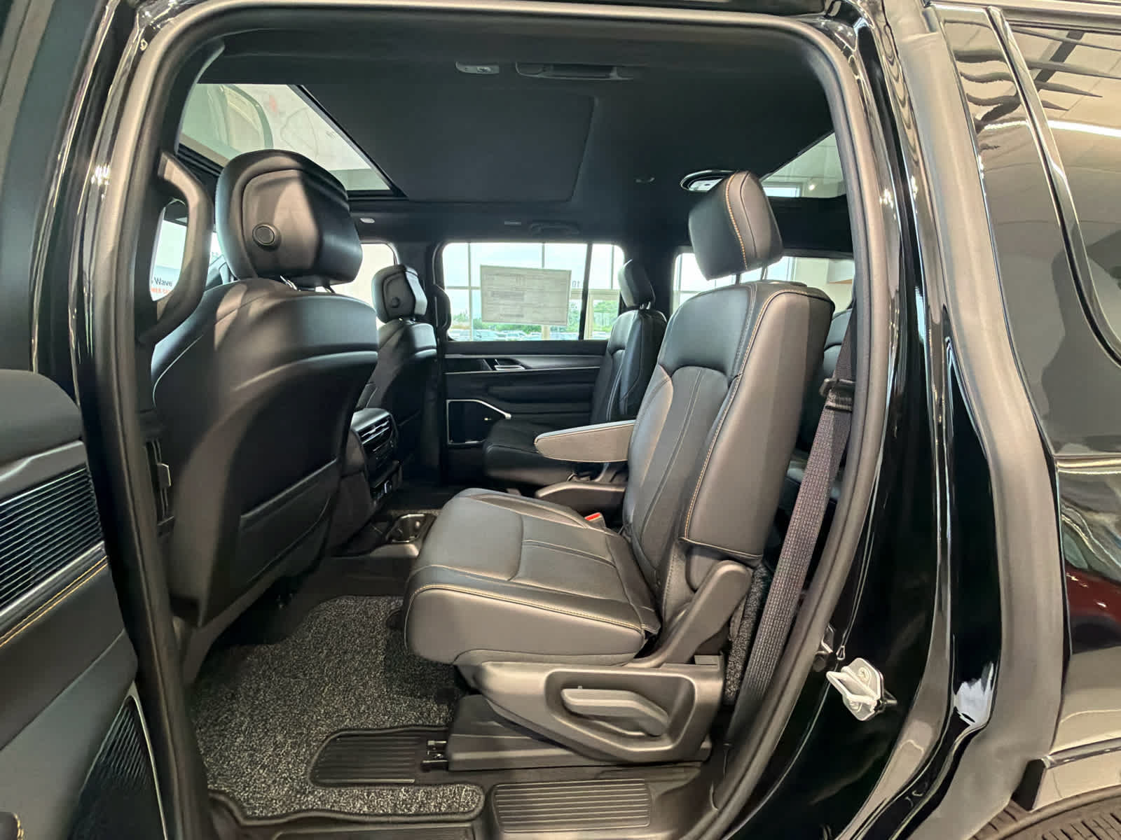 New 2026 Jeep Grand Wagoneer 4WD image 37