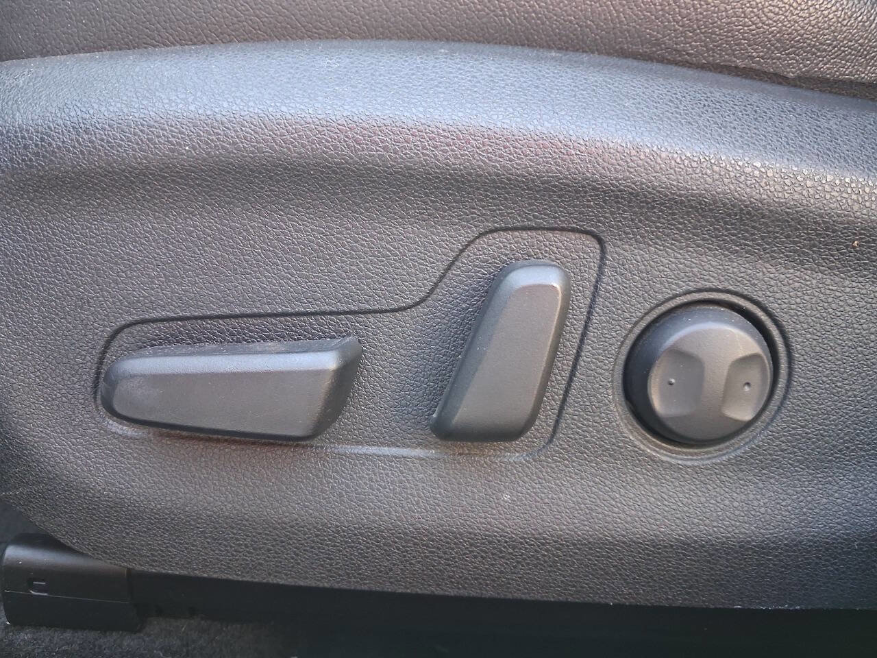 Used 2018 Kia Niro Touring w/ Paint Protection Package image 15