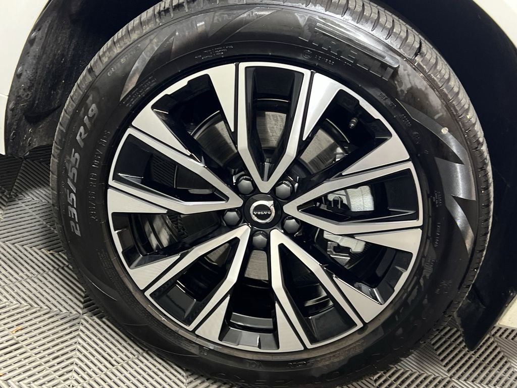 Certified 2025 Volvo XC60 B5 Core w/ Climate Package image 18