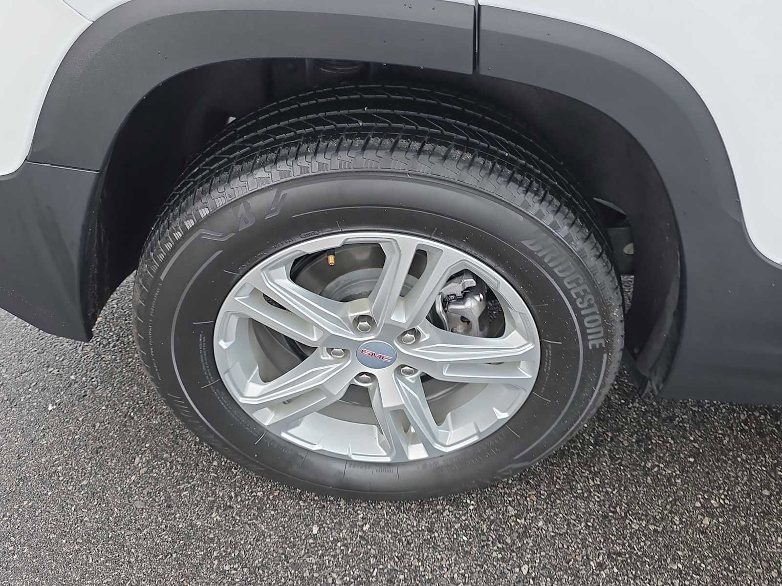 Used 2023 GMC Terrain SLE w/ Driver Convenience Package image 7