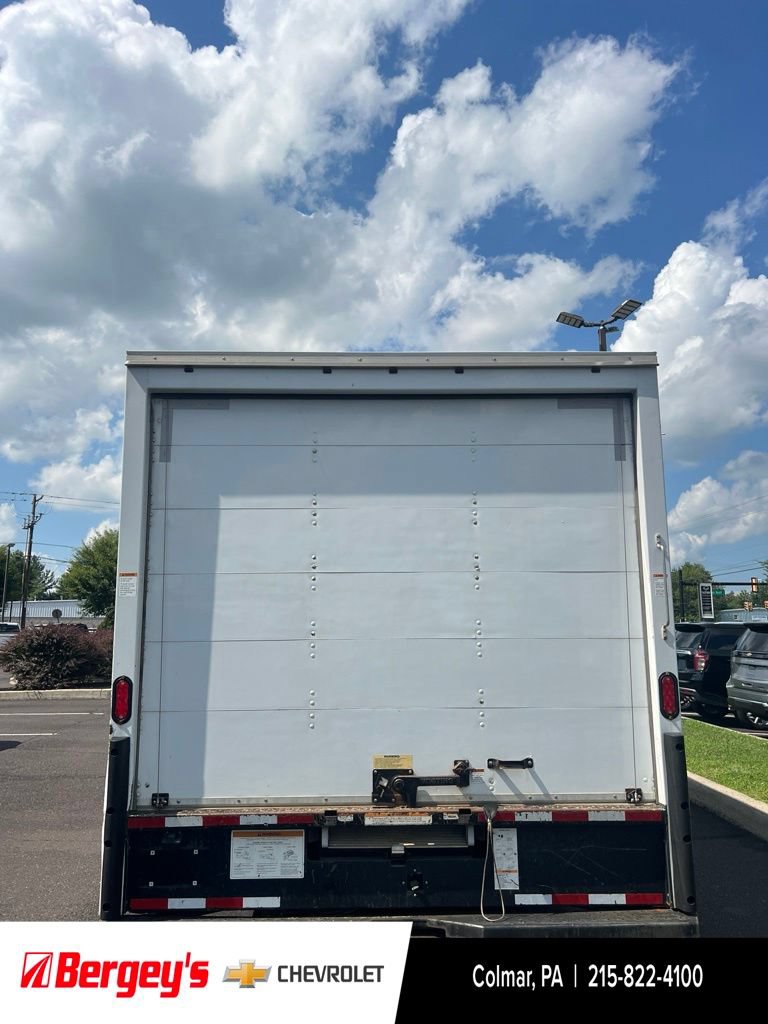 Used 2018 GMC Savana 3500 Extended w/ Driver Convenience Package RWD image 8