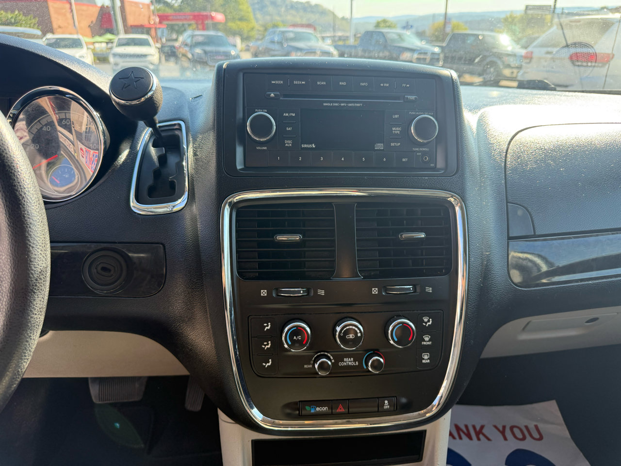 Used 2016 Dodge Grand Caravan SXT image 31