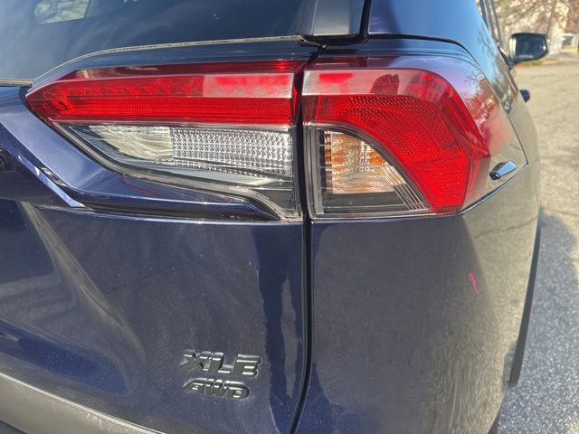 Used 2020 Toyota RAV4 XLE Premium image 37