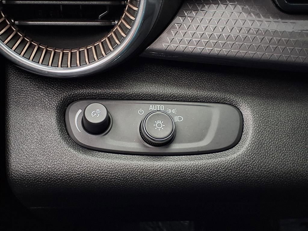 Used 2025 Chevrolet Trax ACTIV w/ Driver Confidence Package image 21