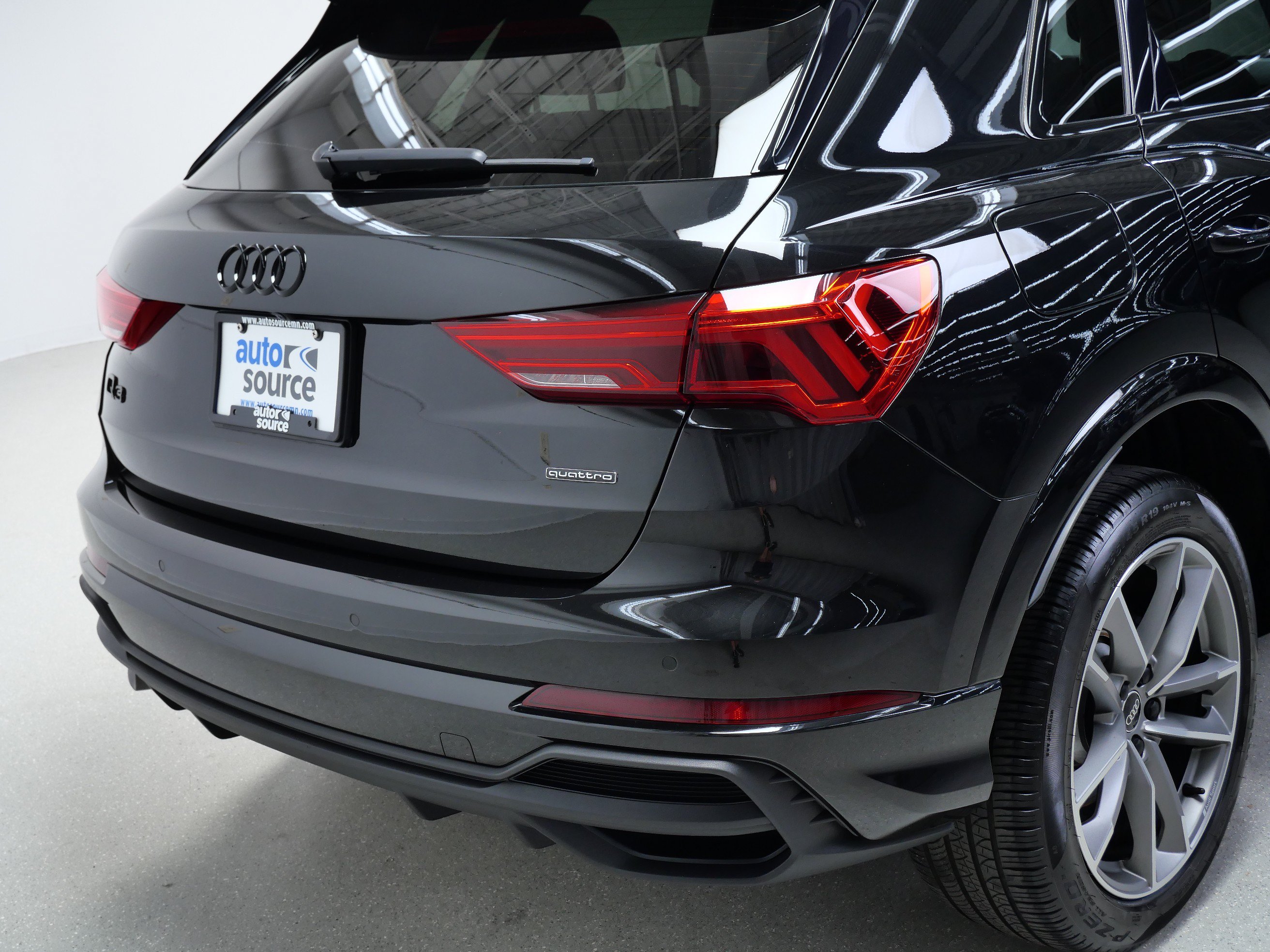 Used 2023 Audi Q3 2.0T Premium Plus w/ Premium Plus Package AWD/4WD image 5