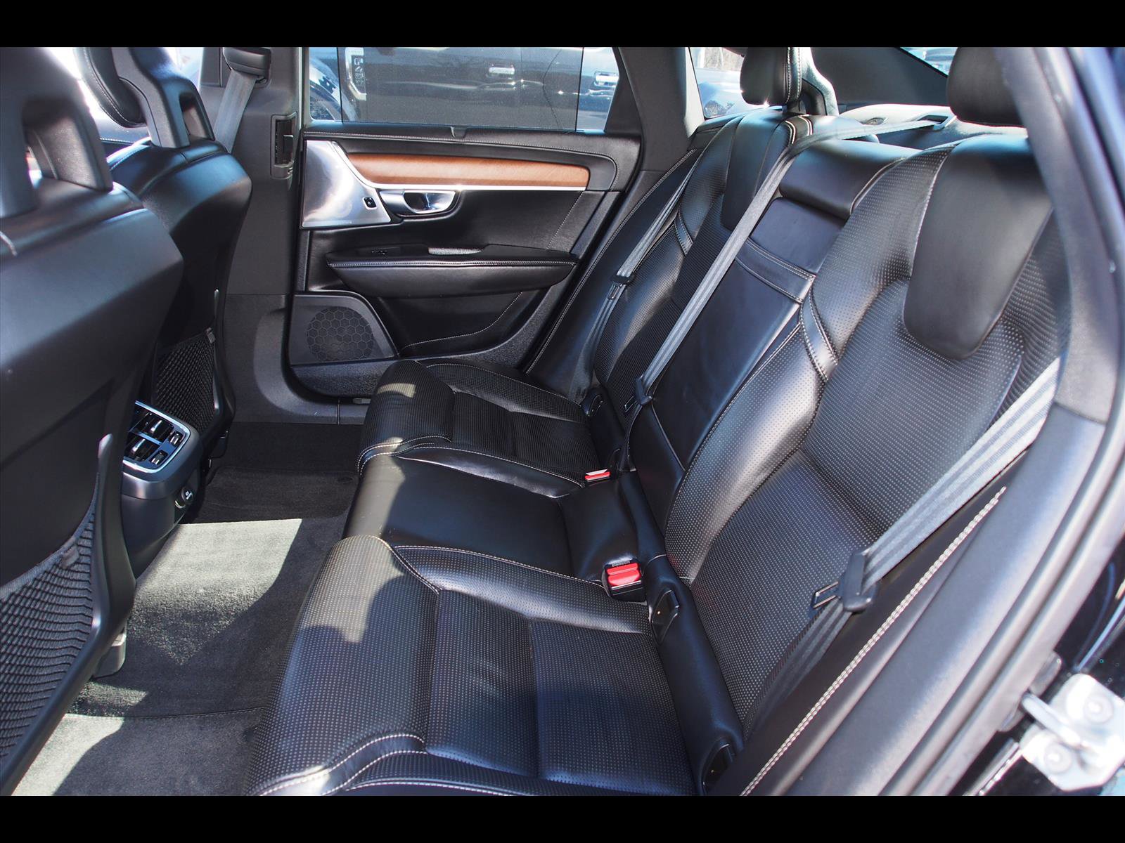 Used 2017 Volvo S90 T6 Inscription w/ Vision Package image 20