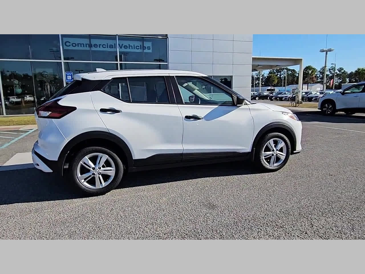 New 2025 Nissan Kicks Play S image 34