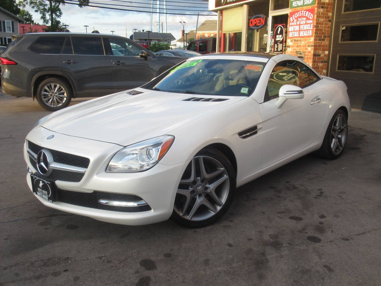 Used 2016 Mercedes-Benz SLK 300 image 39