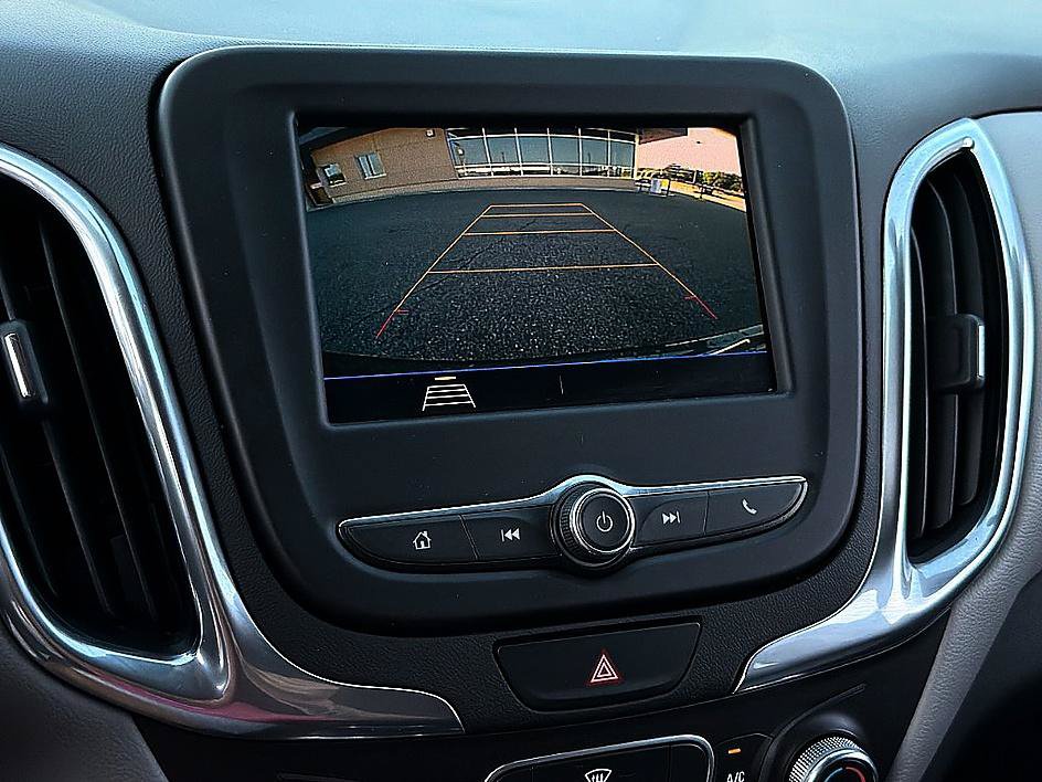 Used 2020 Chevrolet Equinox LS w/ LS Convenience Package FWD image 14