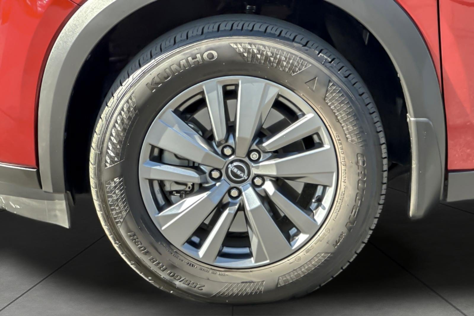 Used 2024 Nissan Pathfinder SV w/ SV Premium Package FWD image 26