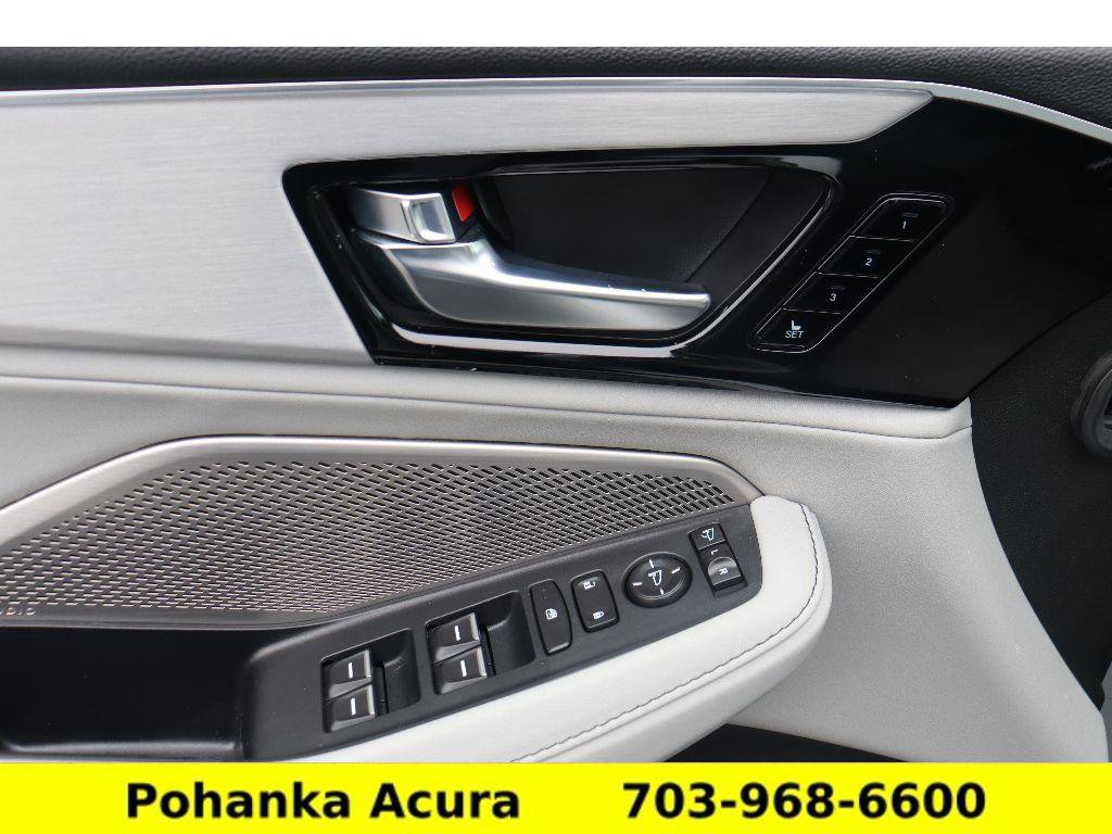 Used 2023 Acura MDX SH-AWD w/ Technology Package image 28