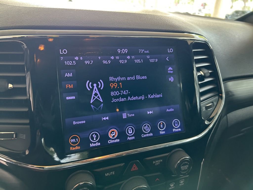 Used 2019 Jeep Grand Cherokee Altitude AWD/4WD image 7