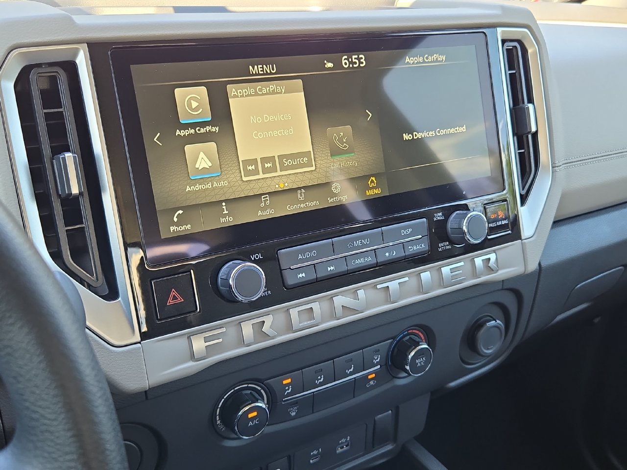 Used 2025 Nissan Frontier SV RWD image 19