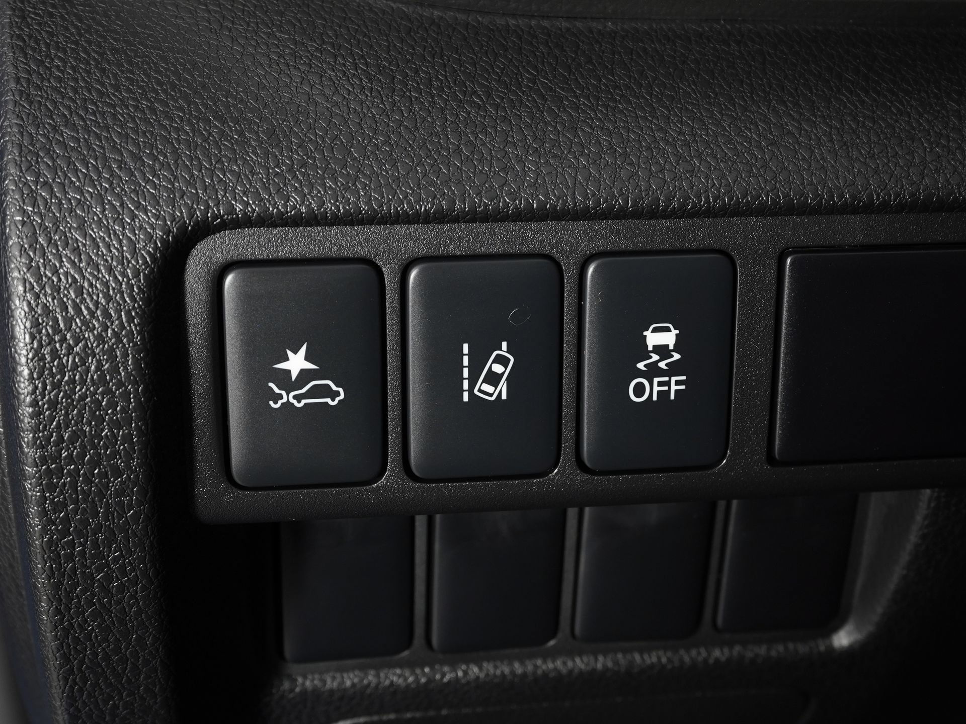 New 2026 Mitsubishi Eclipse Cross LE AWD/4WD image 11