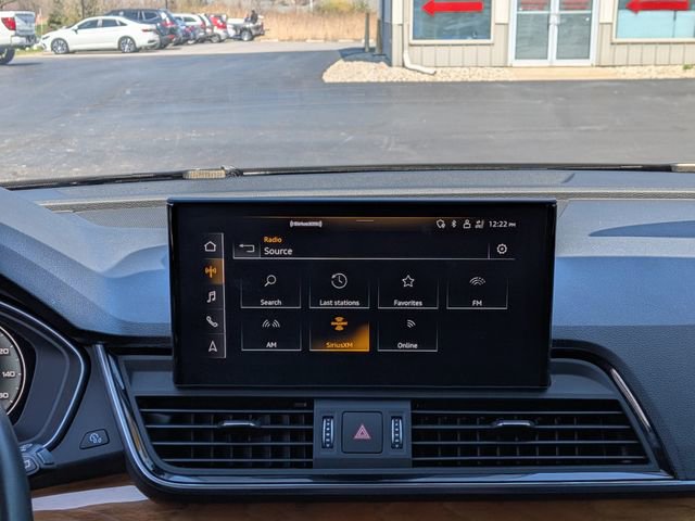 Used 2021 Audi Q5 e Premium Plus w/ Premium Plus Package image 32