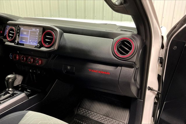 Used 2020 Toyota Tacoma TRD Off-Road w/ Blackout Package AWD/4WD image 16