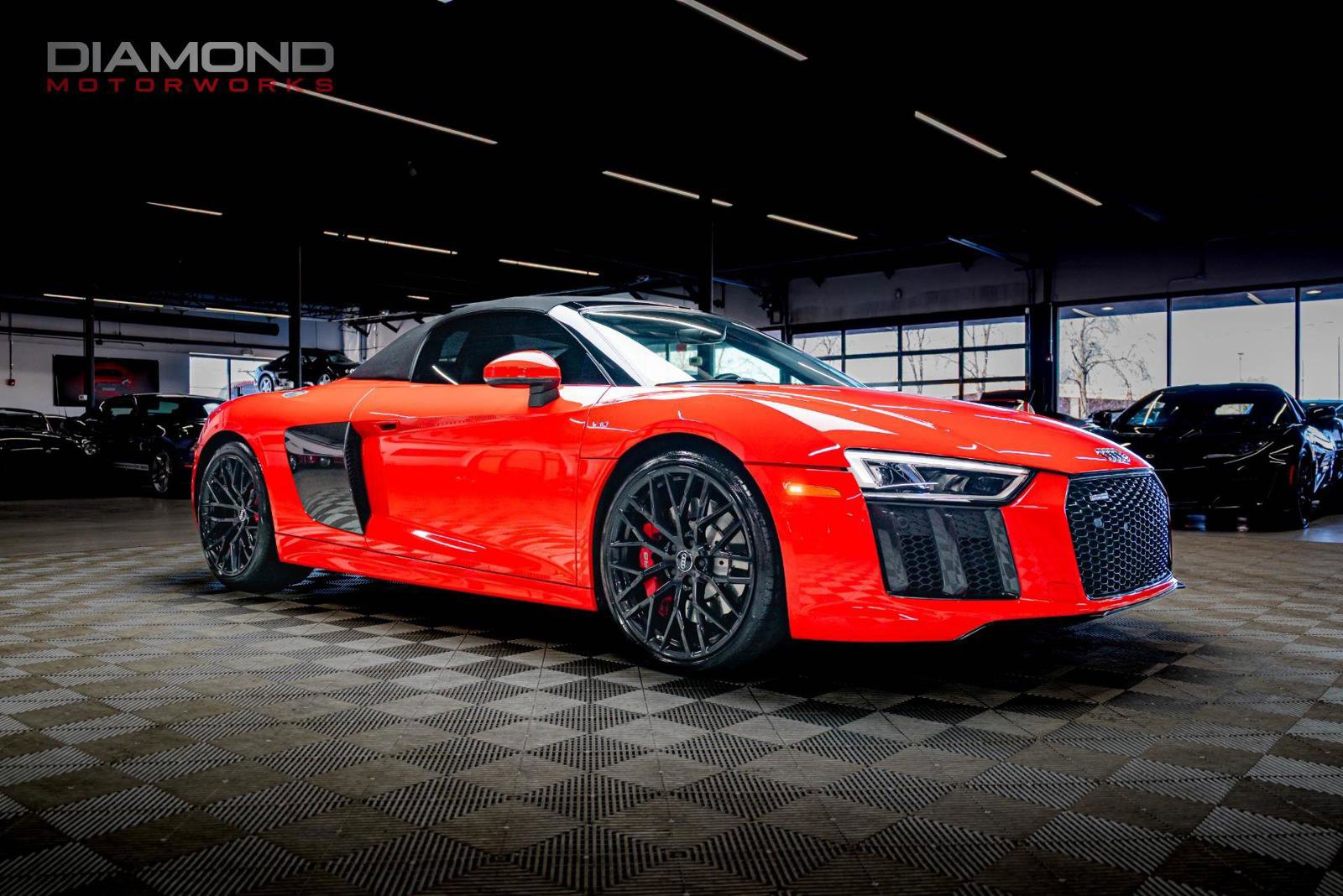 Used 2018 Audi R8 V10 w/ Carbon Exterior Package image 26