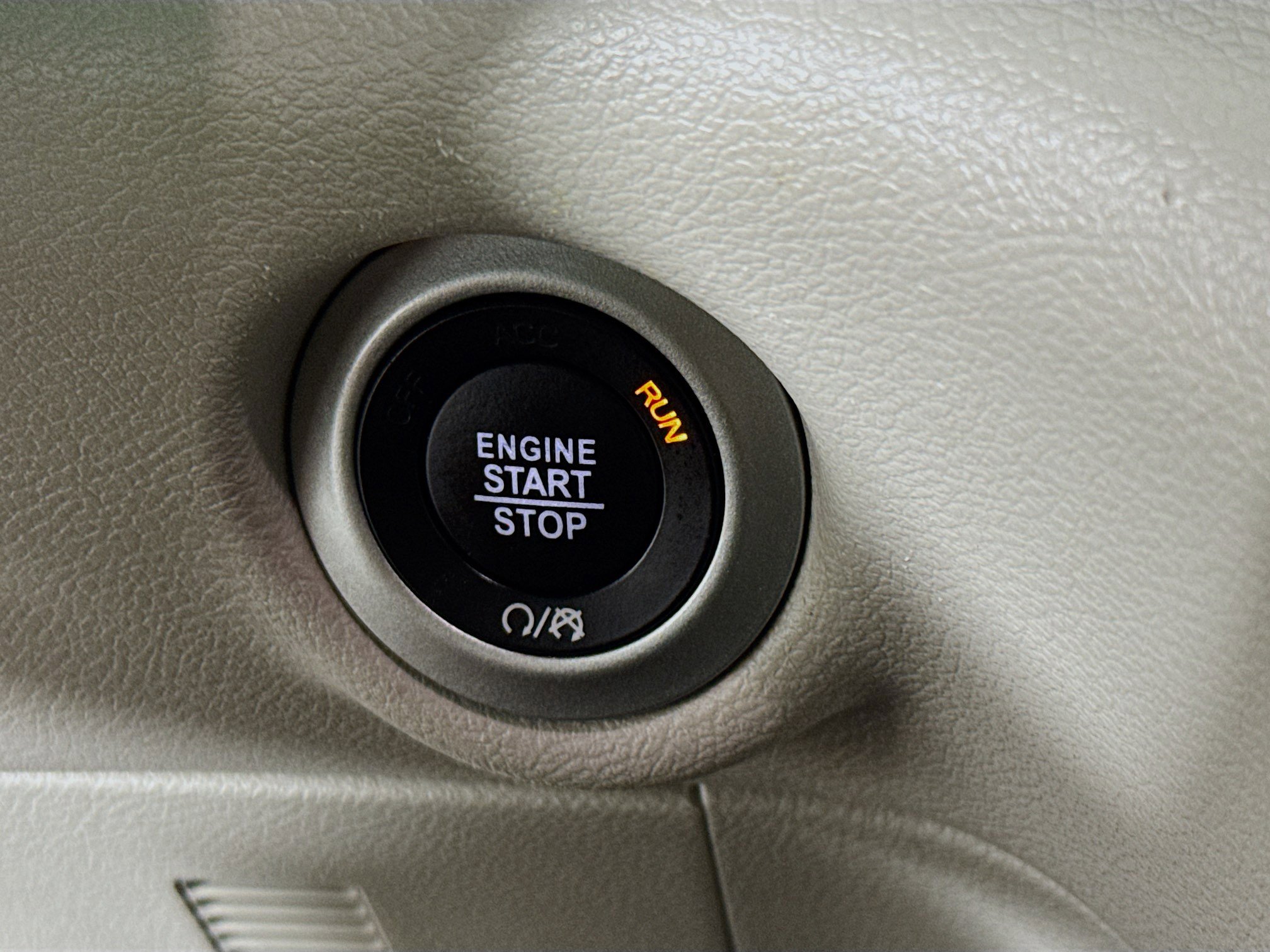 Used 2024 Chrysler Pacifica Touring-L FWD image 20
