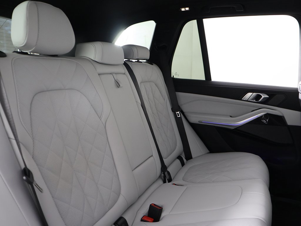 Used 2024 BMW X5 xDrive40i w/ M Sport Package image 37