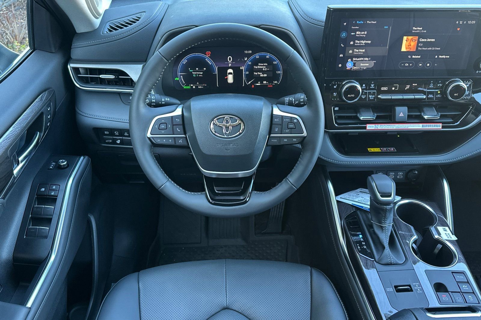 New 2026 Toyota Highlander Limited AWD/4WD image 16