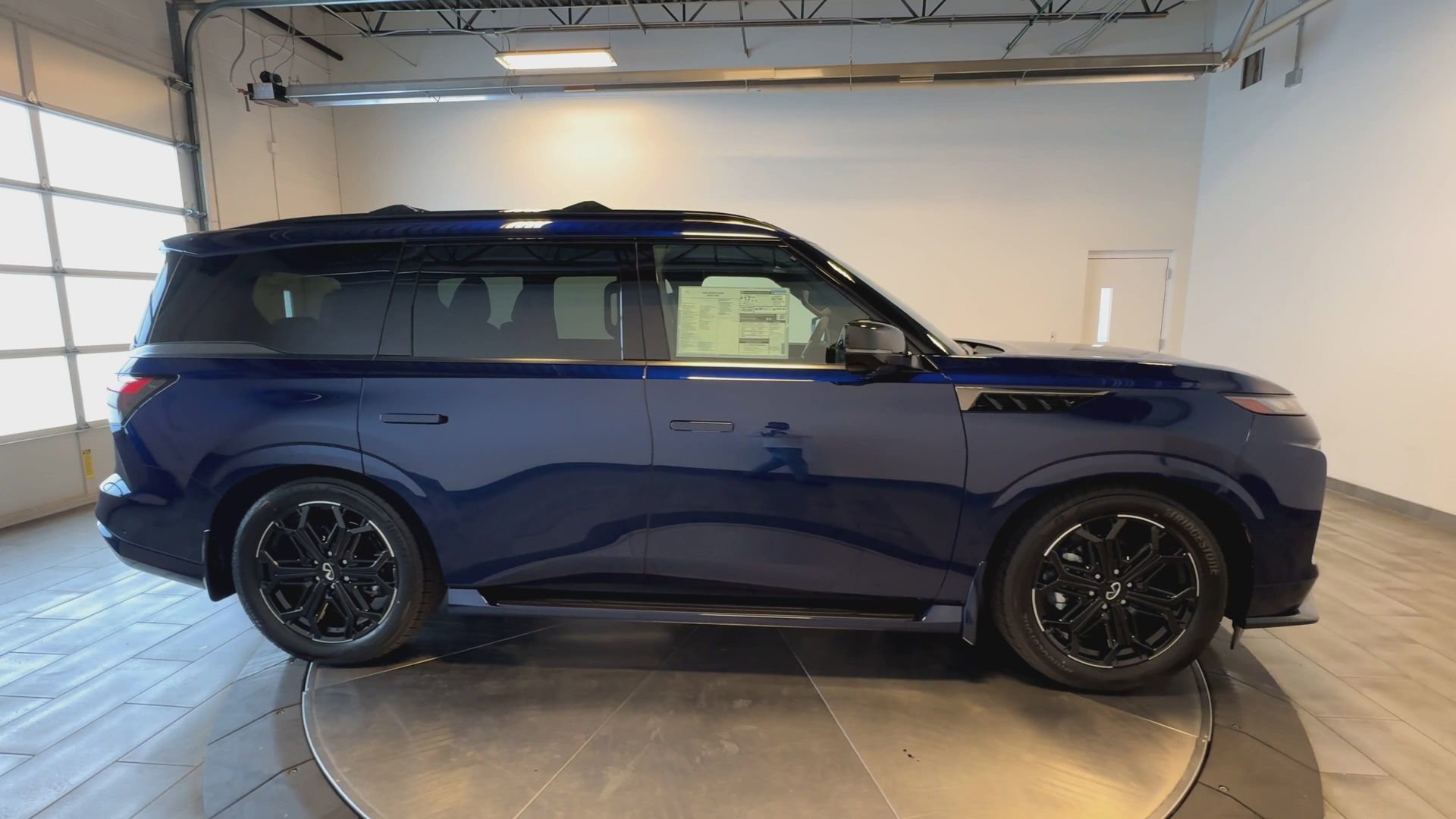 New 2026 INFINITI QX80 4WD image 9