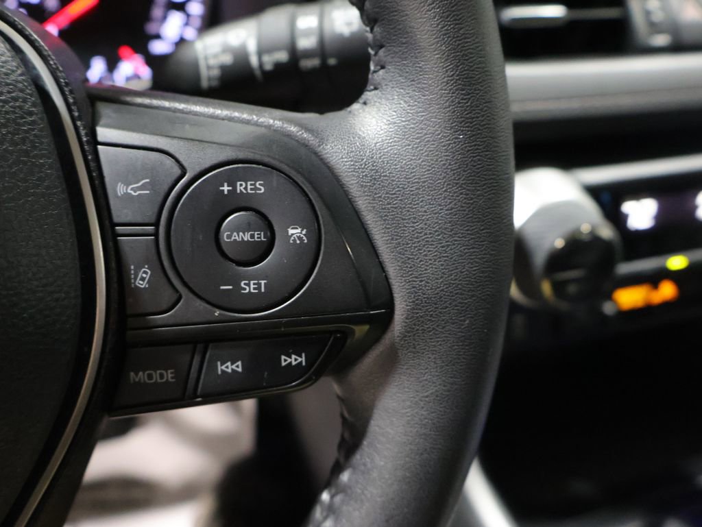 Used 2022 Toyota RAV4 XLE Premium image 35