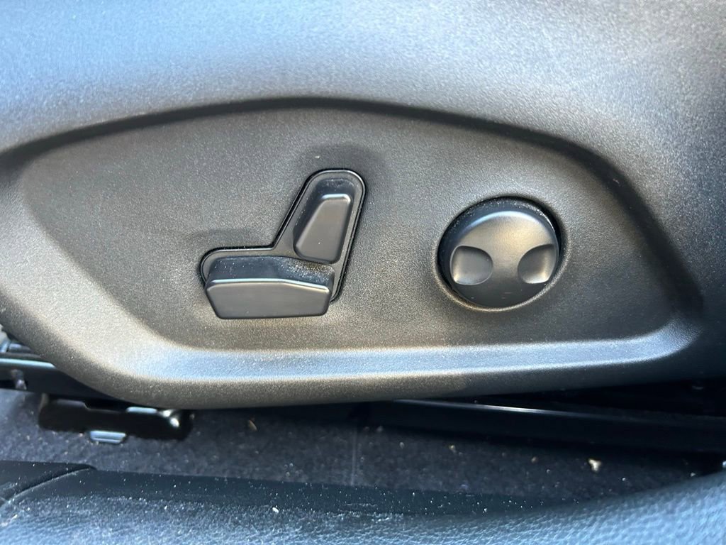 Used 2023 Jeep Compass Limited image 16