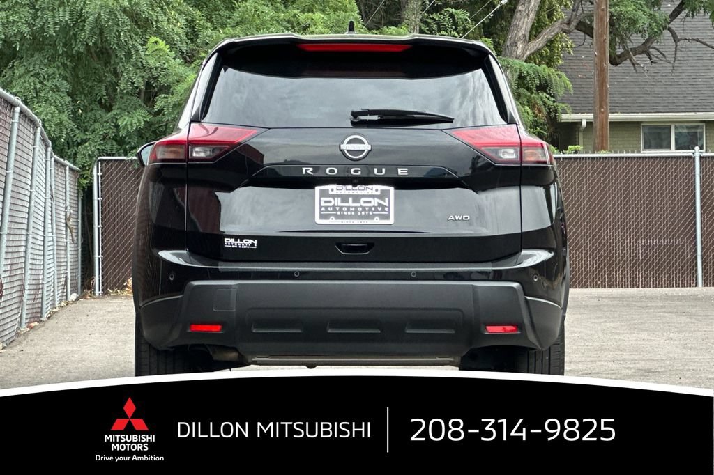 Used 2025 Nissan Rogue SV AWD/4WD image 5
