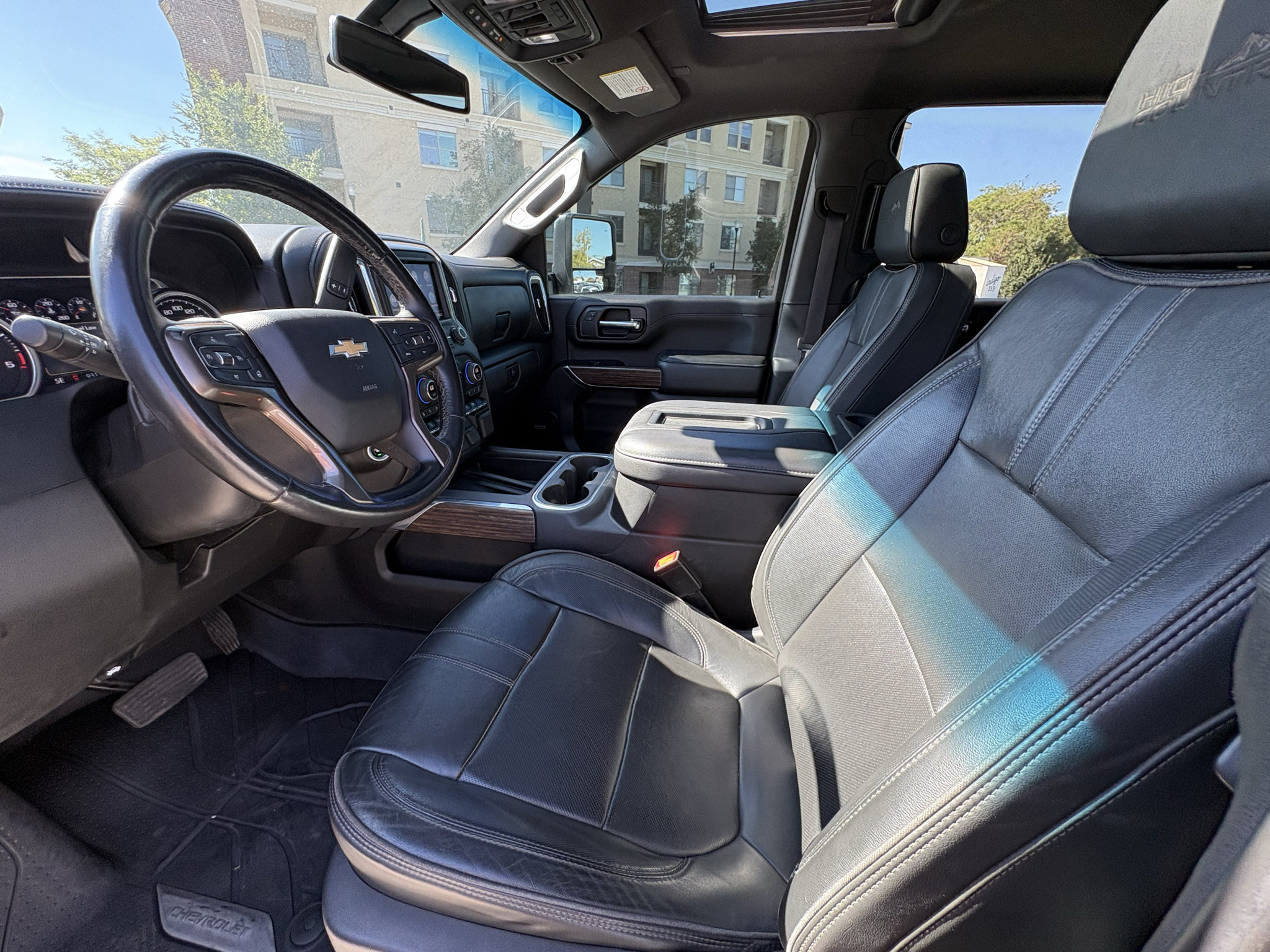 Used 2022 Chevrolet Silverado 3500 High Country AWD/4WD image 18