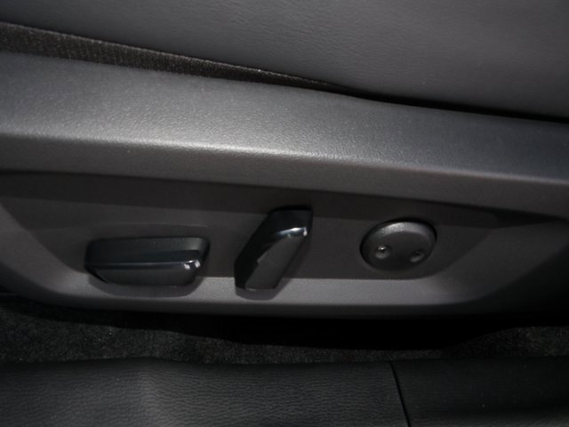 New 2025 Mitsubishi Outlander SE image 16