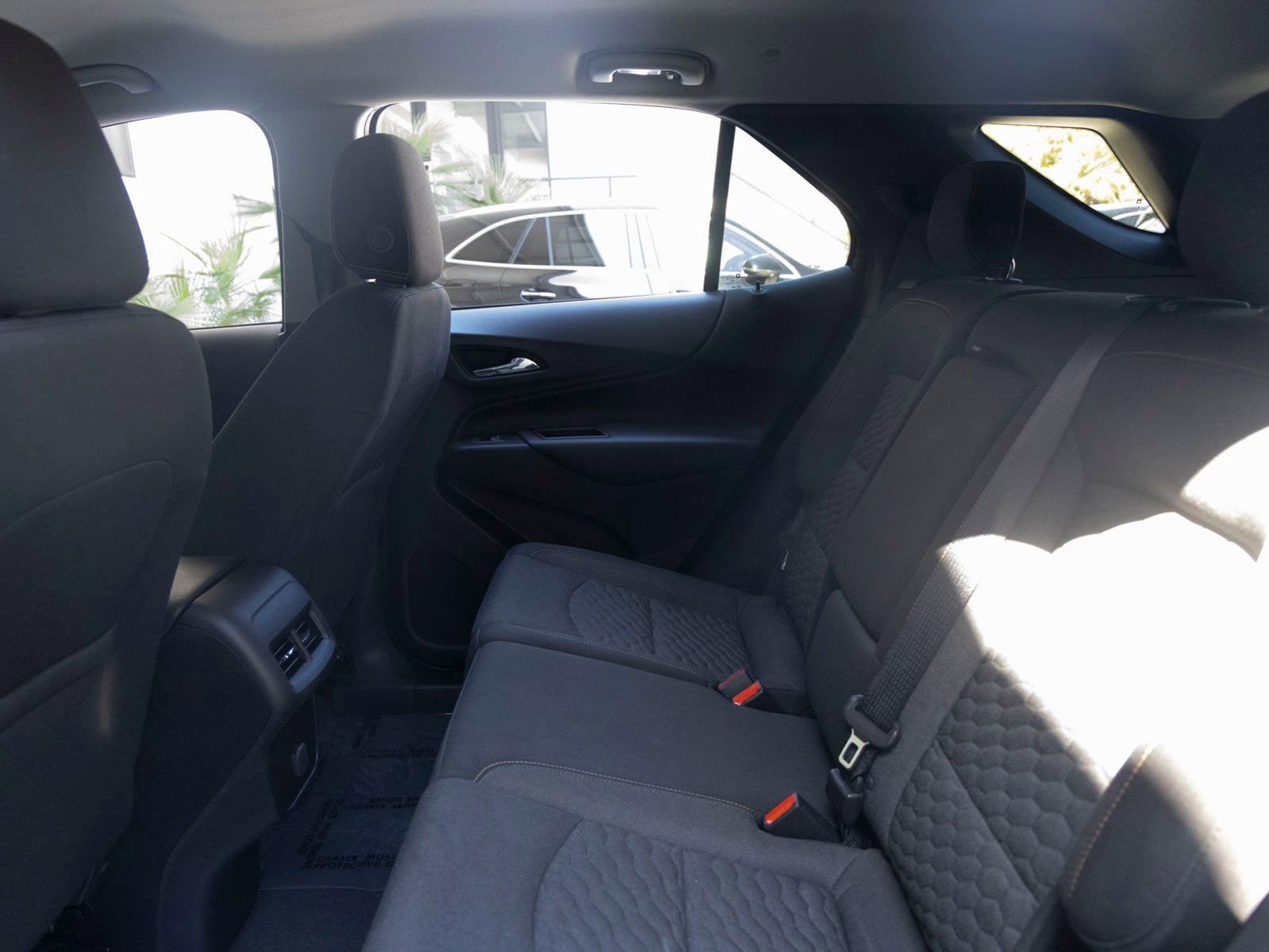 Used 2018 Chevrolet Equinox LT FWD image 19