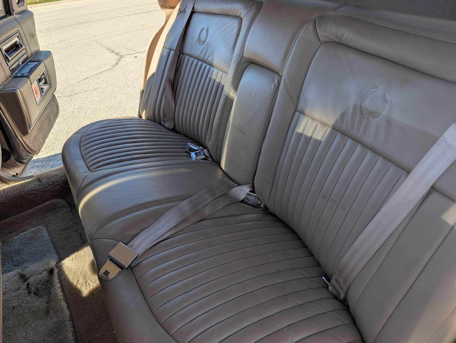 Used 1990 Cadillac Brougham image 90