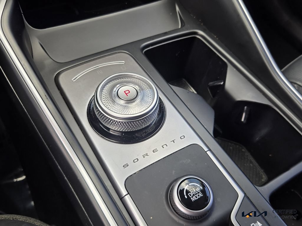 Certified 2025 Kia Sorento EX FWD image 27