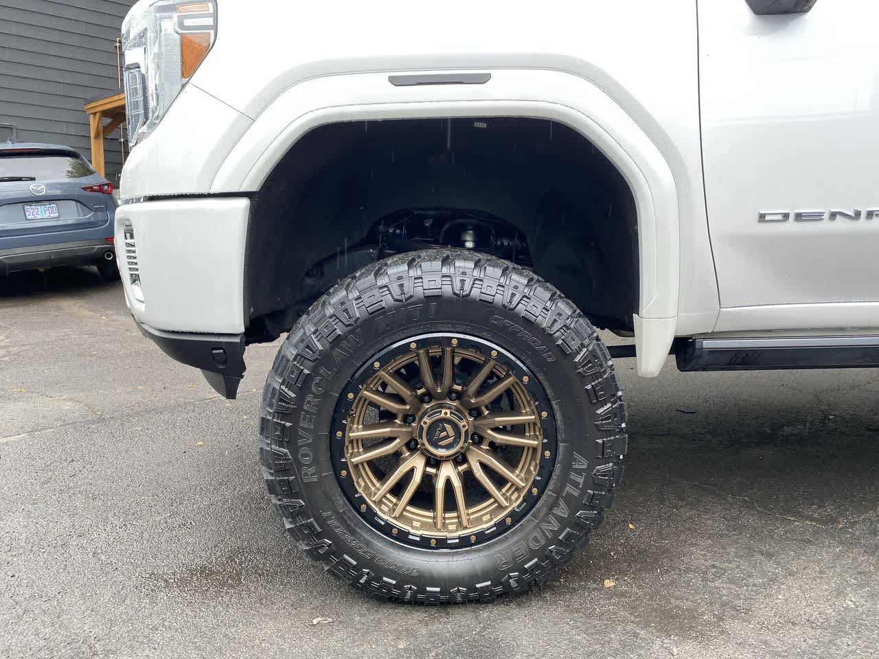 Used 2021 GMC Sierra 3500 Denali w/ Denali Ultimate Package AWD/4WD image 11
