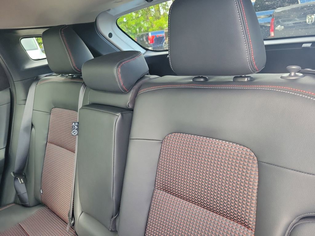 New 2026 Nissan Kicks SR image 17