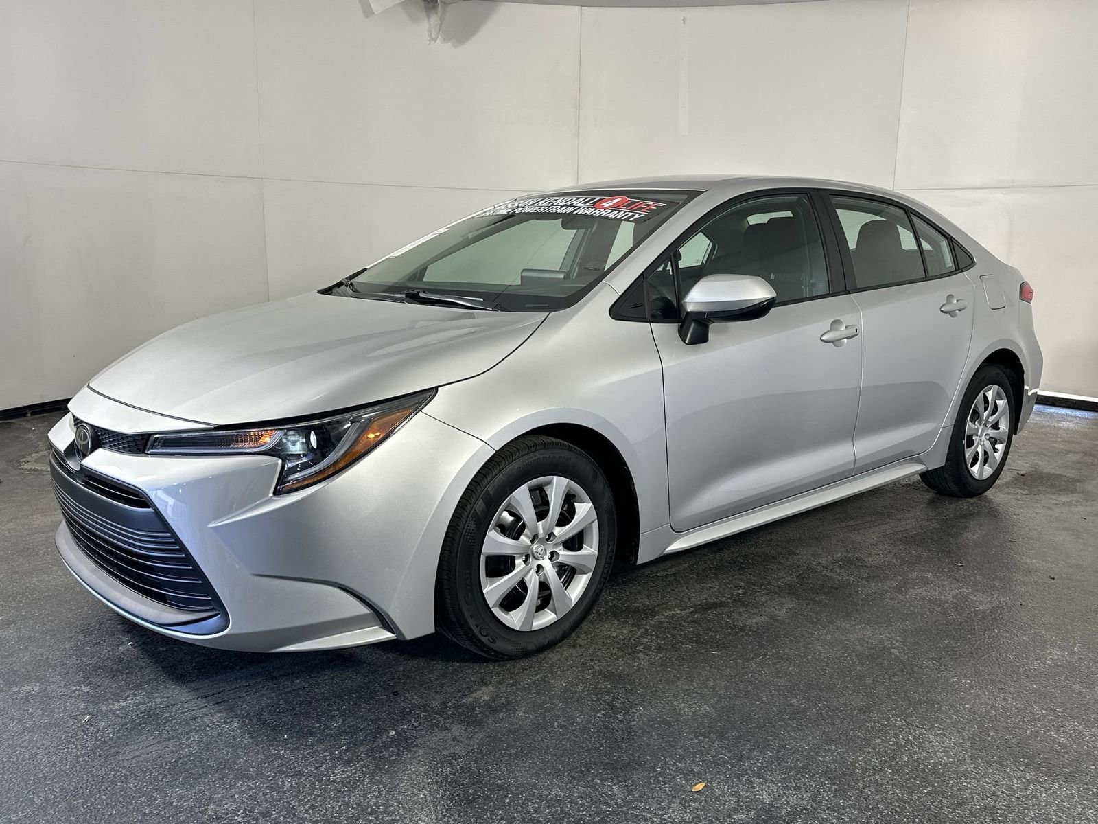 Used 2023 Toyota Corolla LE image 4