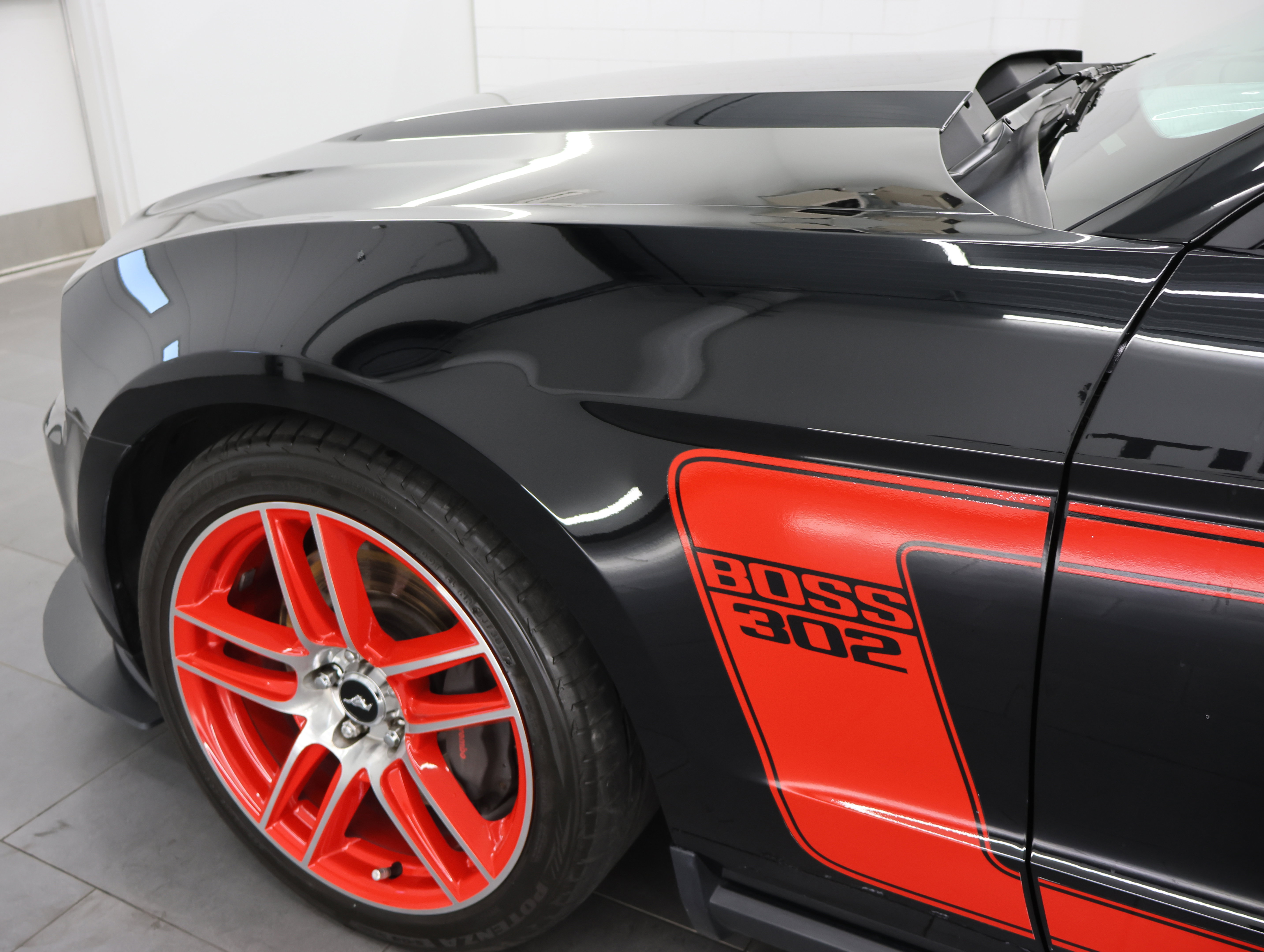 Used 2012 Ford Mustang Boss 302 RWD image 30