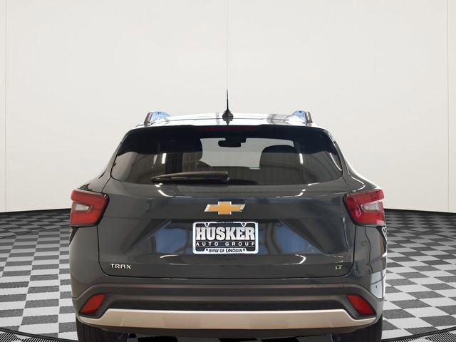 Used 2025 Chevrolet Trax LT FWD image 11