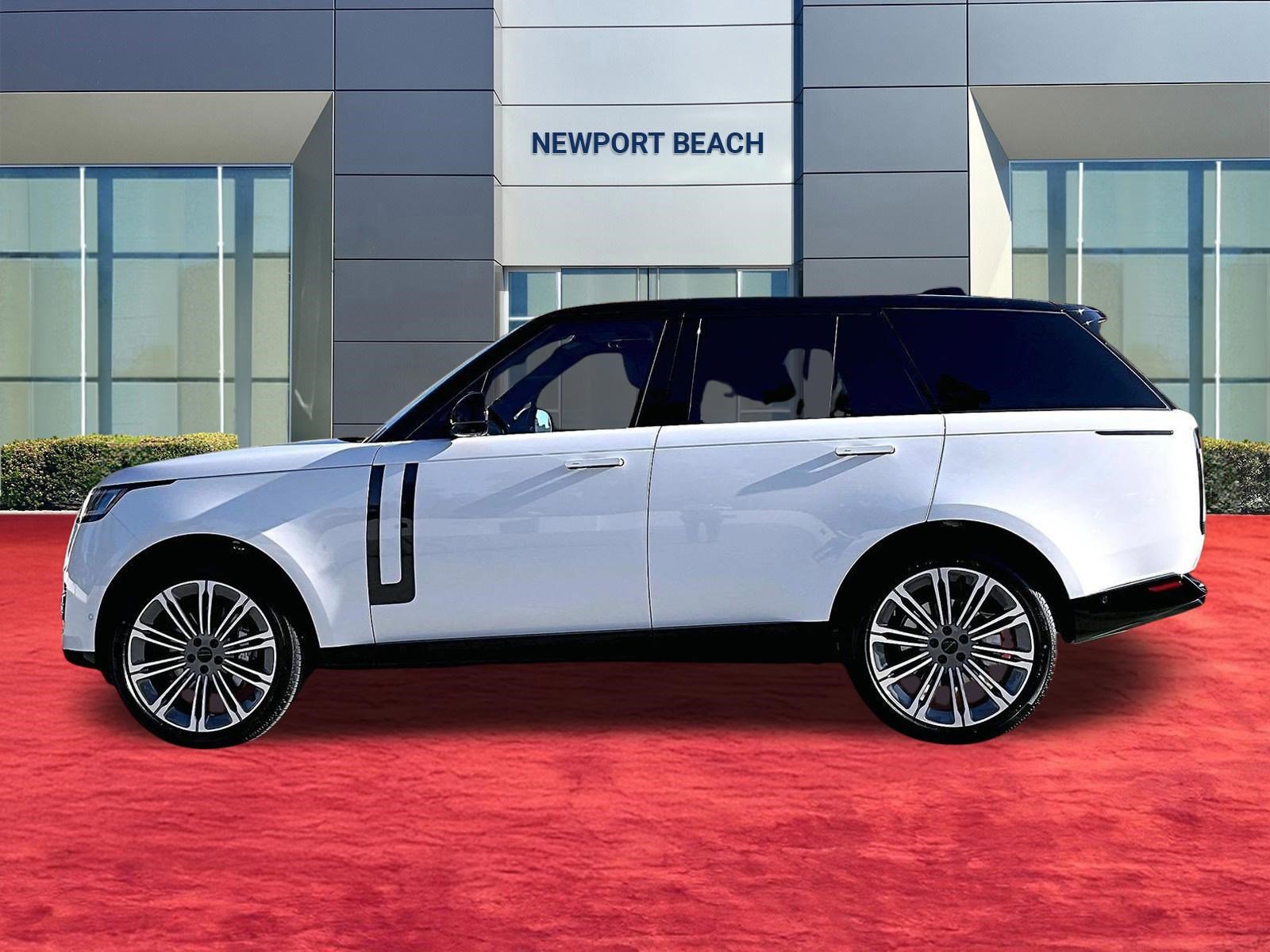 New 2026 Land Rover Range Rover SE image 2