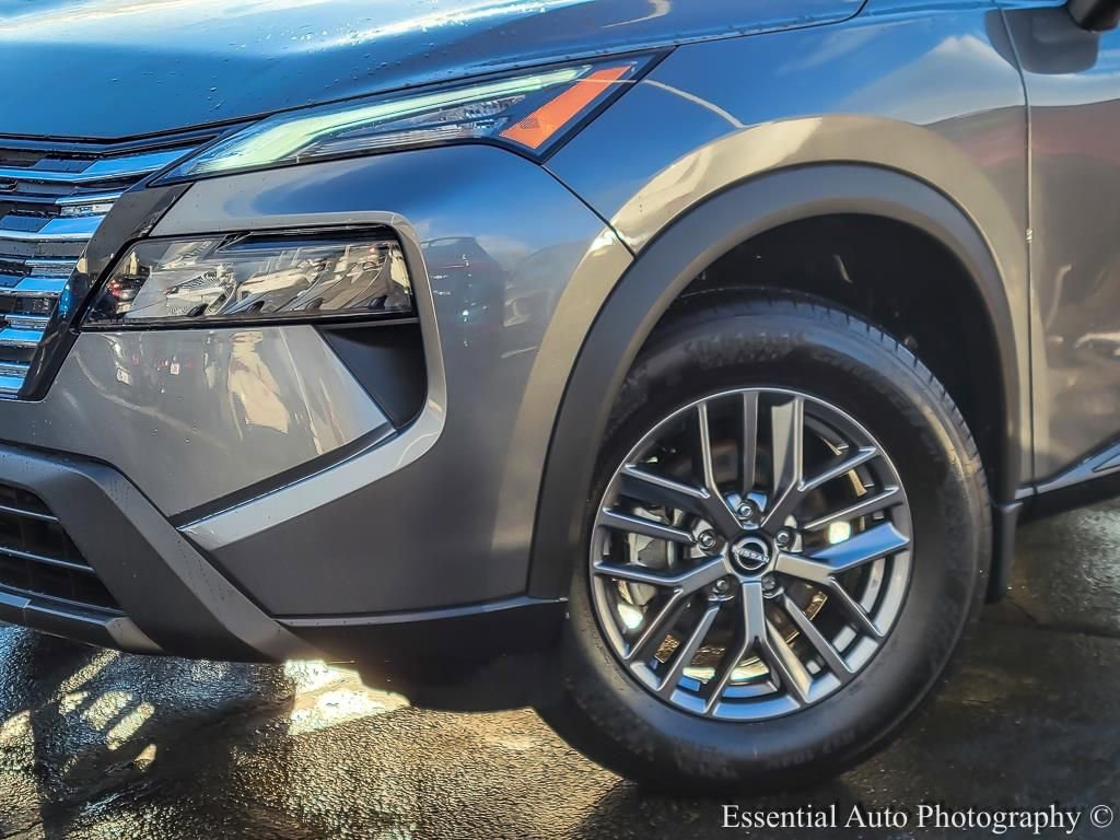 Used 2026 Nissan Rogue S AWD/4WD image 5