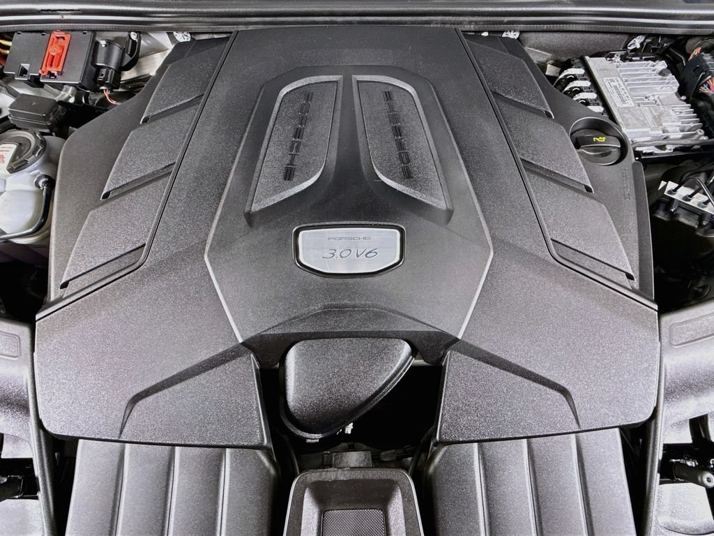 Certified 2023 Porsche Cayenne Platinum Edition AWD/4WD image 30