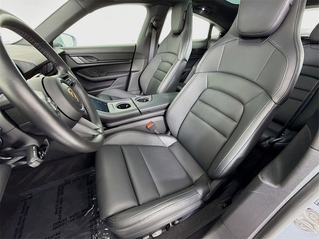 Used 2024 Porsche Taycan image 5