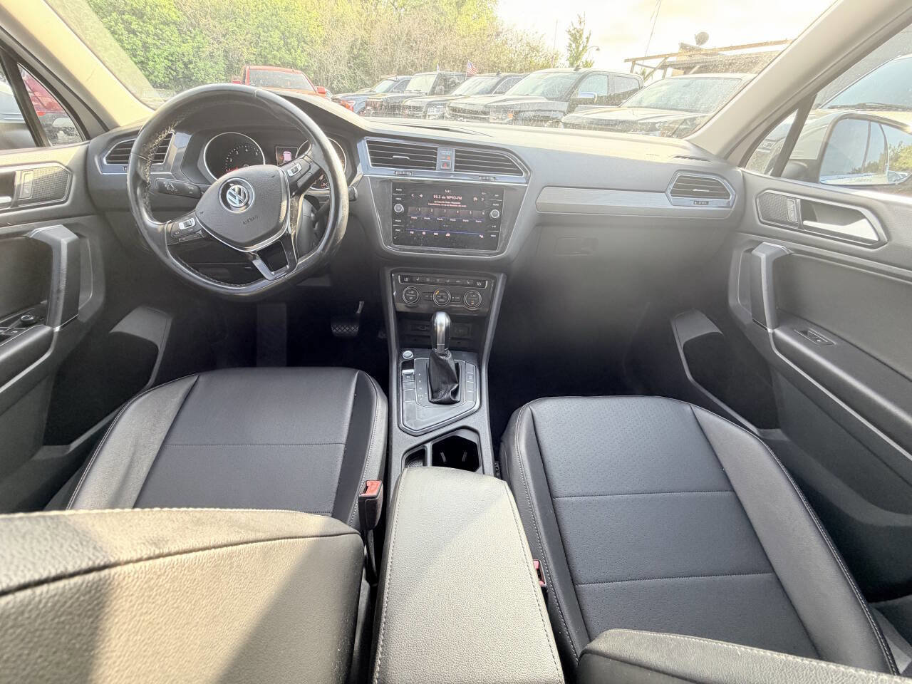 Used 2018 Volkswagen Tiguan SE FWD image 12