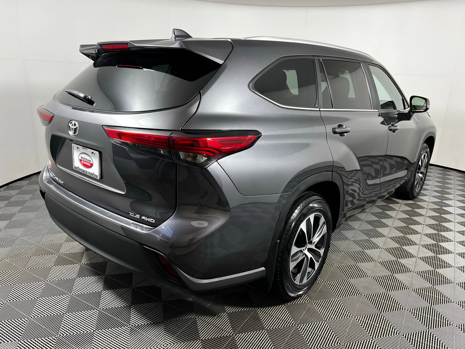 Certified 2023 Toyota Highlander XLE image 34