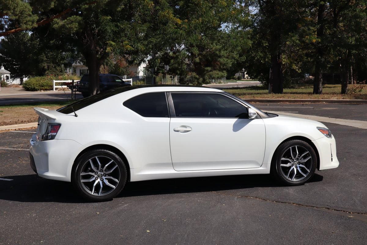 Used 2015 Scion tC FWD image 4